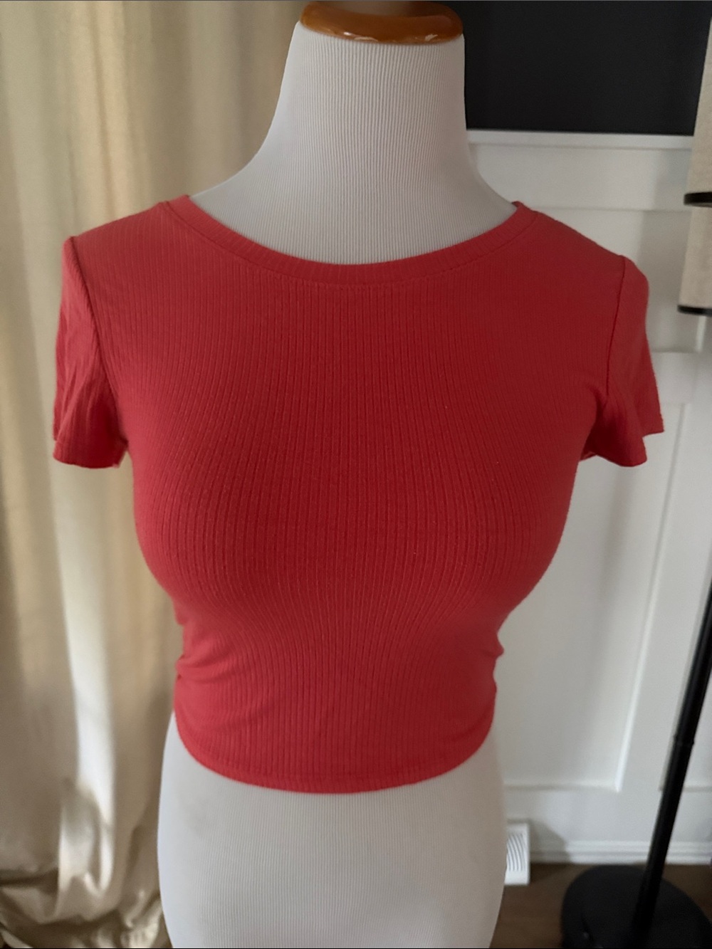 Bozzolo Coral Ribbed Short Sleeve Fitted Crop Top 💋